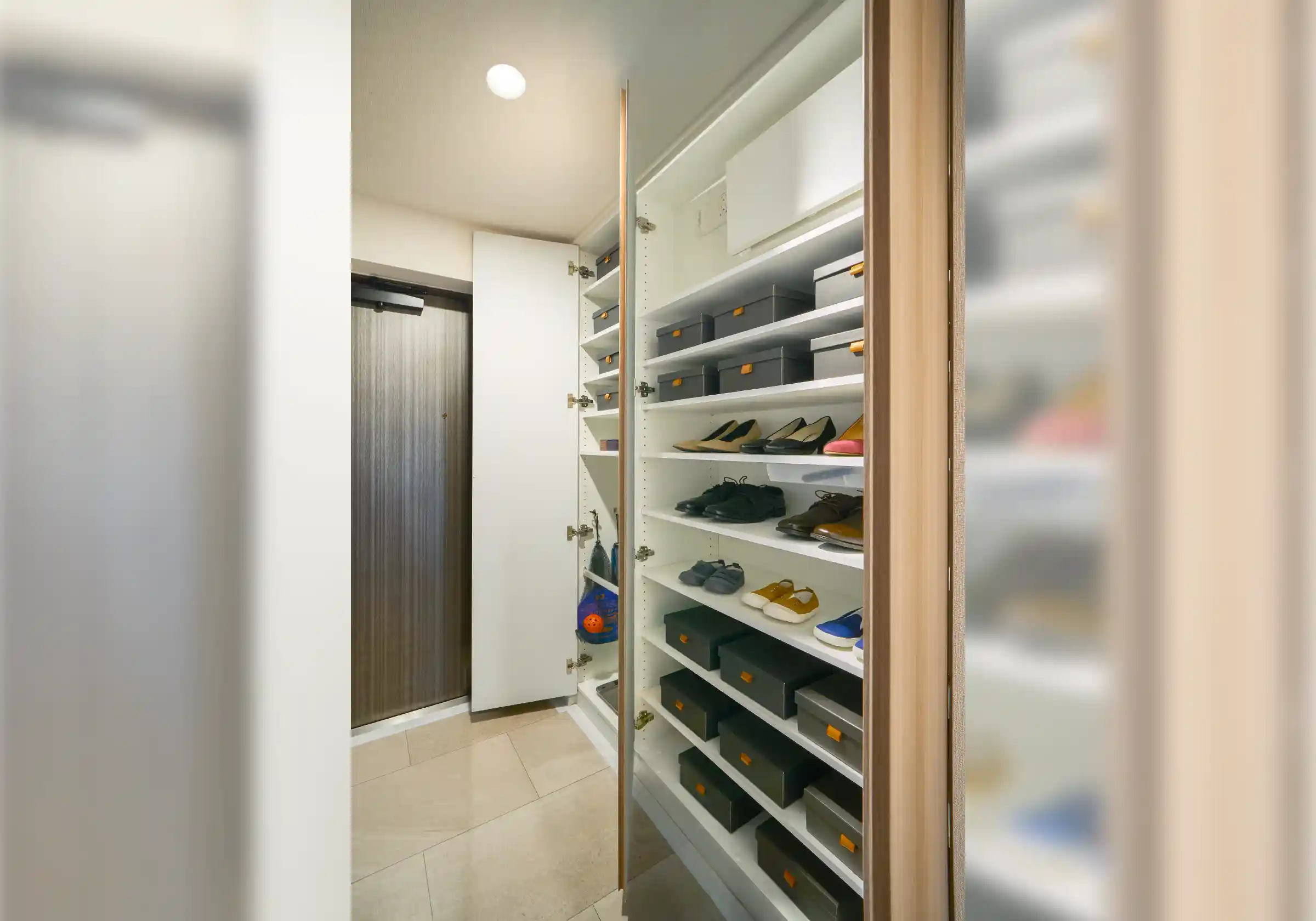MULTI STORAGE SPACE