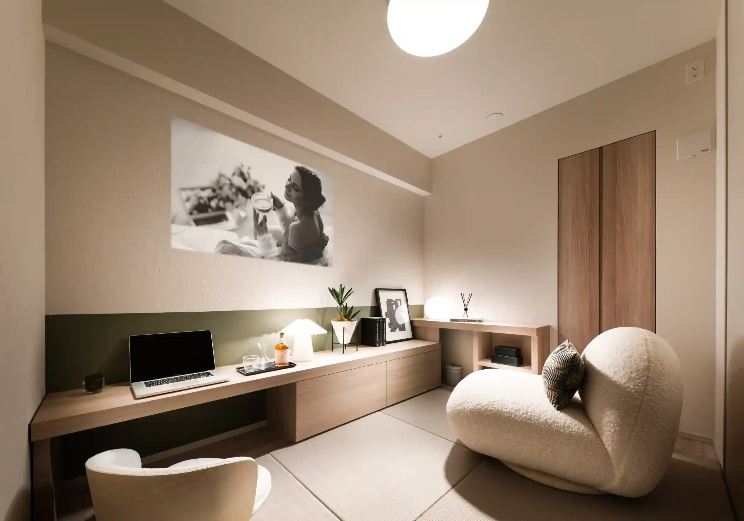 PRIVATE ROOM