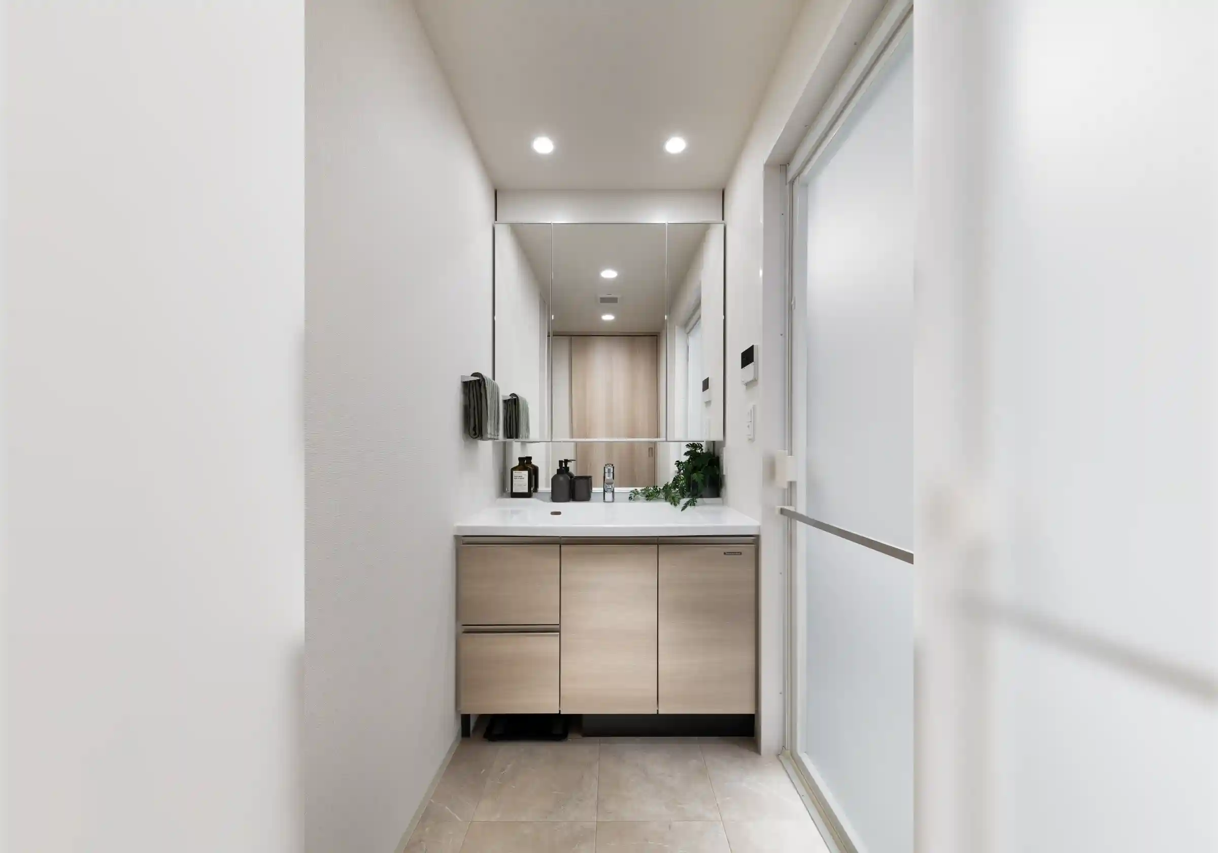 POWDER ROOM