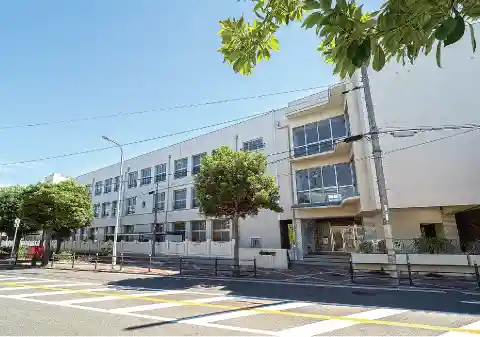 大阪市立依羅小学校