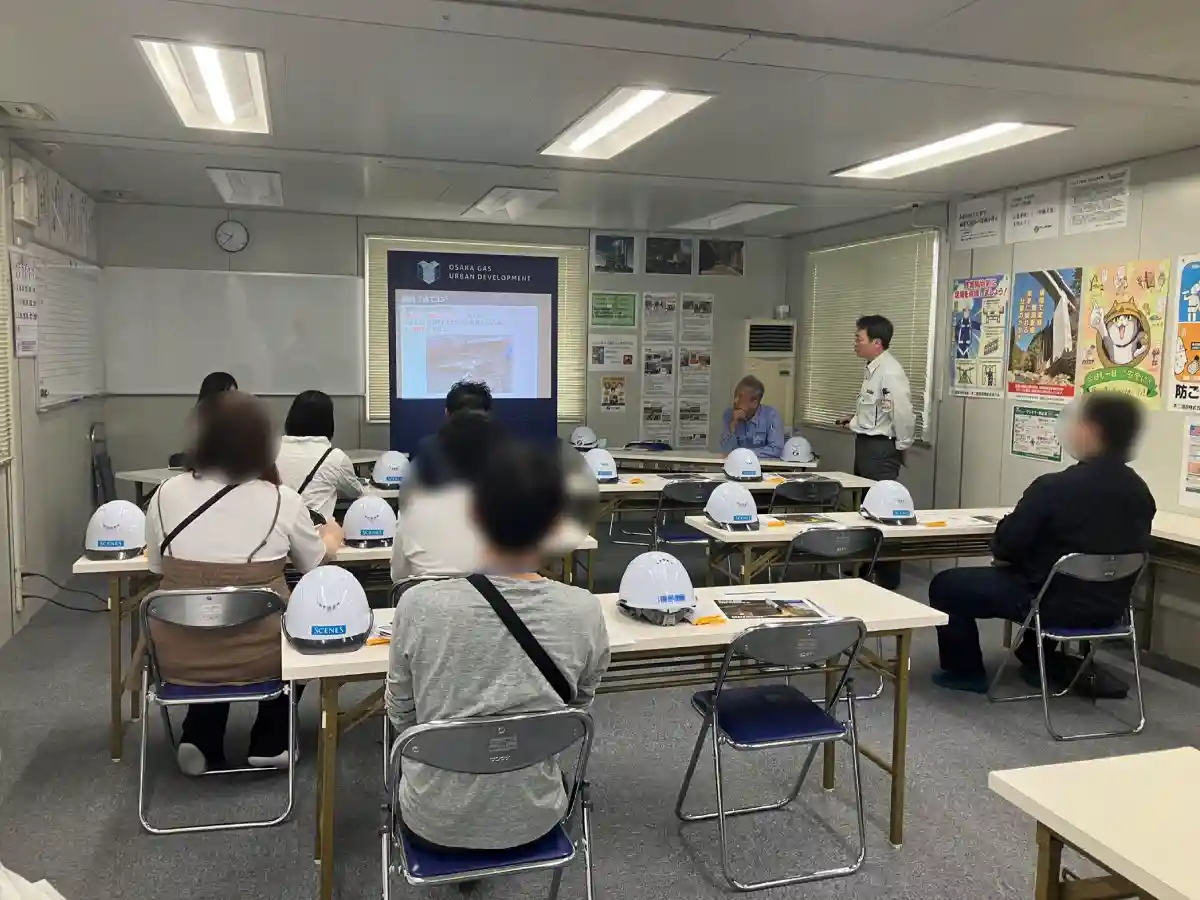 施工会社 現場担当者より工事の流れに関するご説明の様子