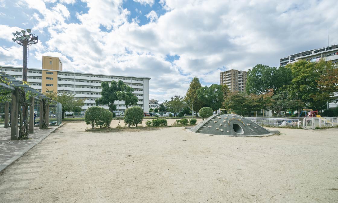 旭公園（徒歩5分／約350m）